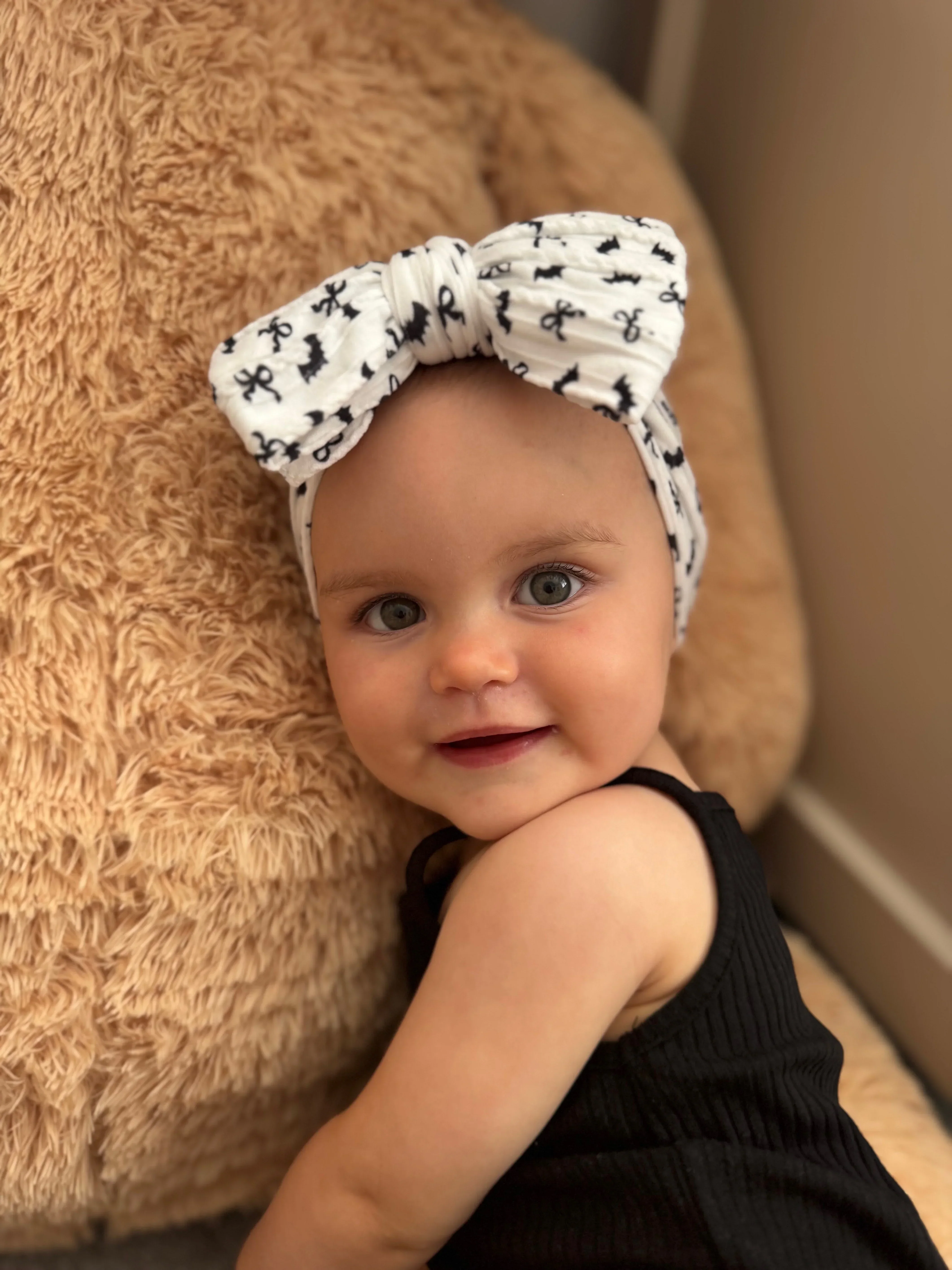 Bats and Bows Pattern Halloween Larger Bow Cable Knit Headband - Image 3