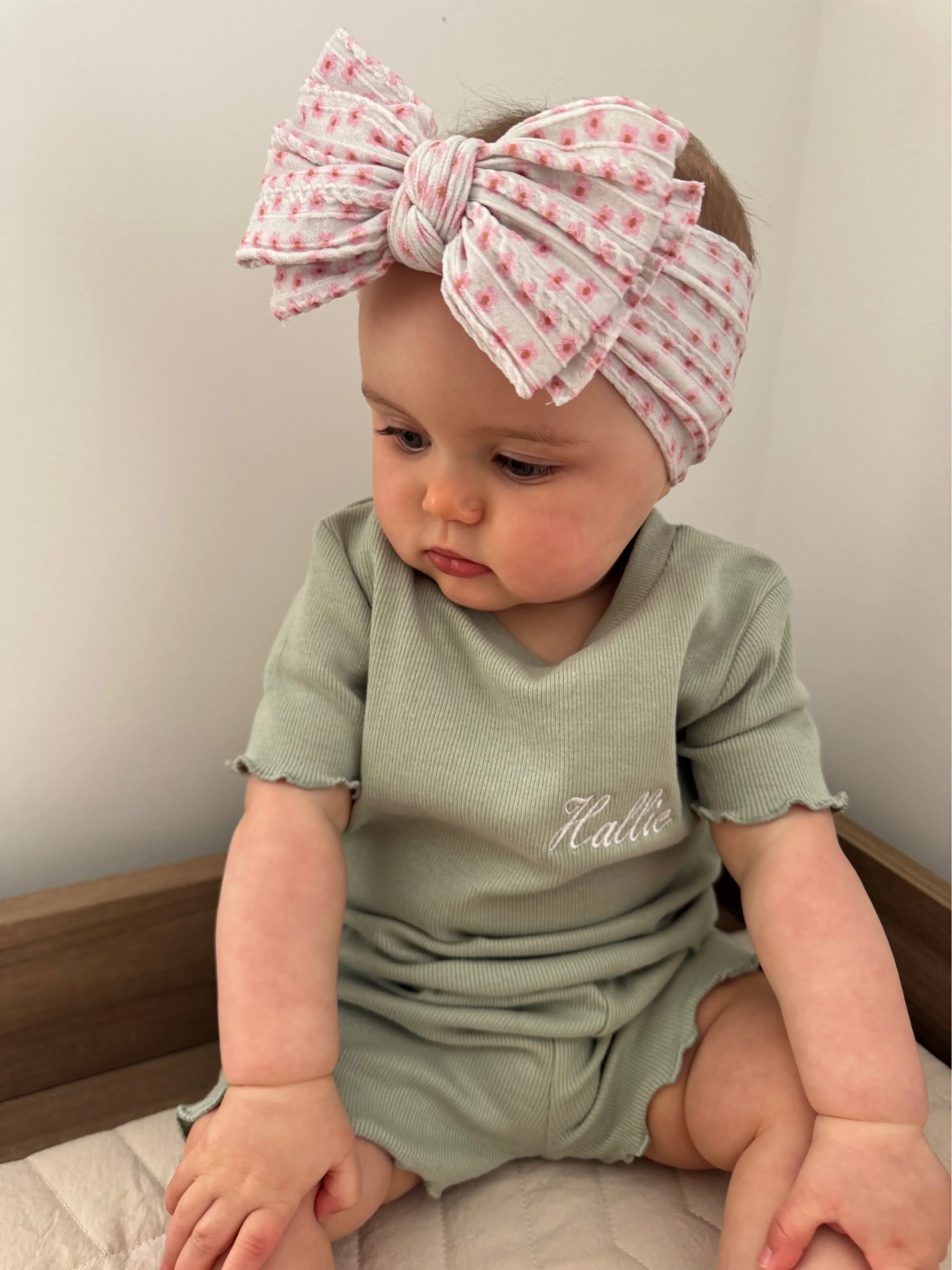 Ditsy Flower Pattern Larger Bow Cable Knit Headband
