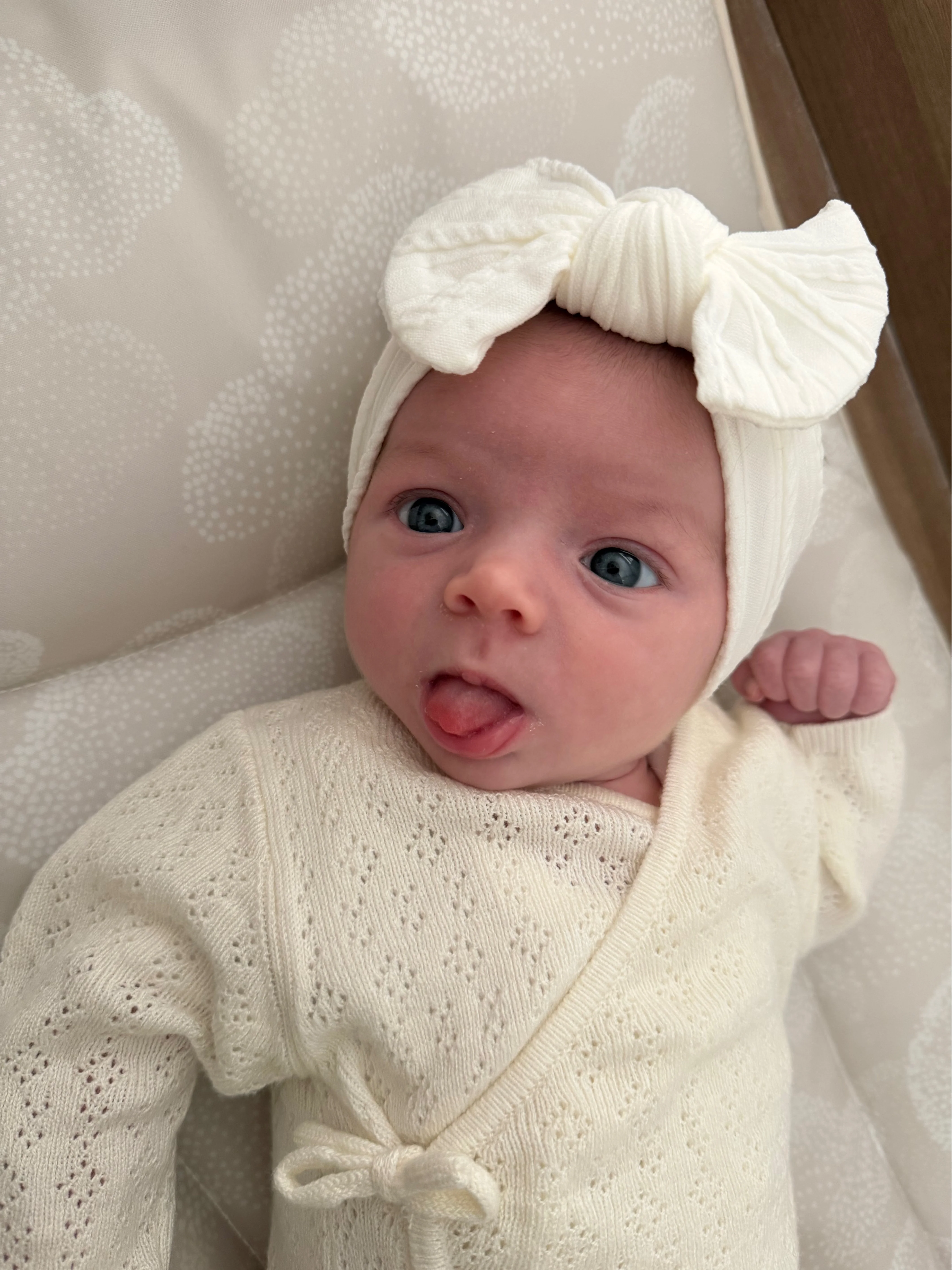 Pearl White Smaller Bow Cable Knit Headband - Image 3