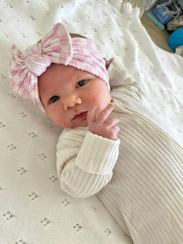 Pink Checkered Pattern Smaller Bow Cable Knit Headband - Image 3