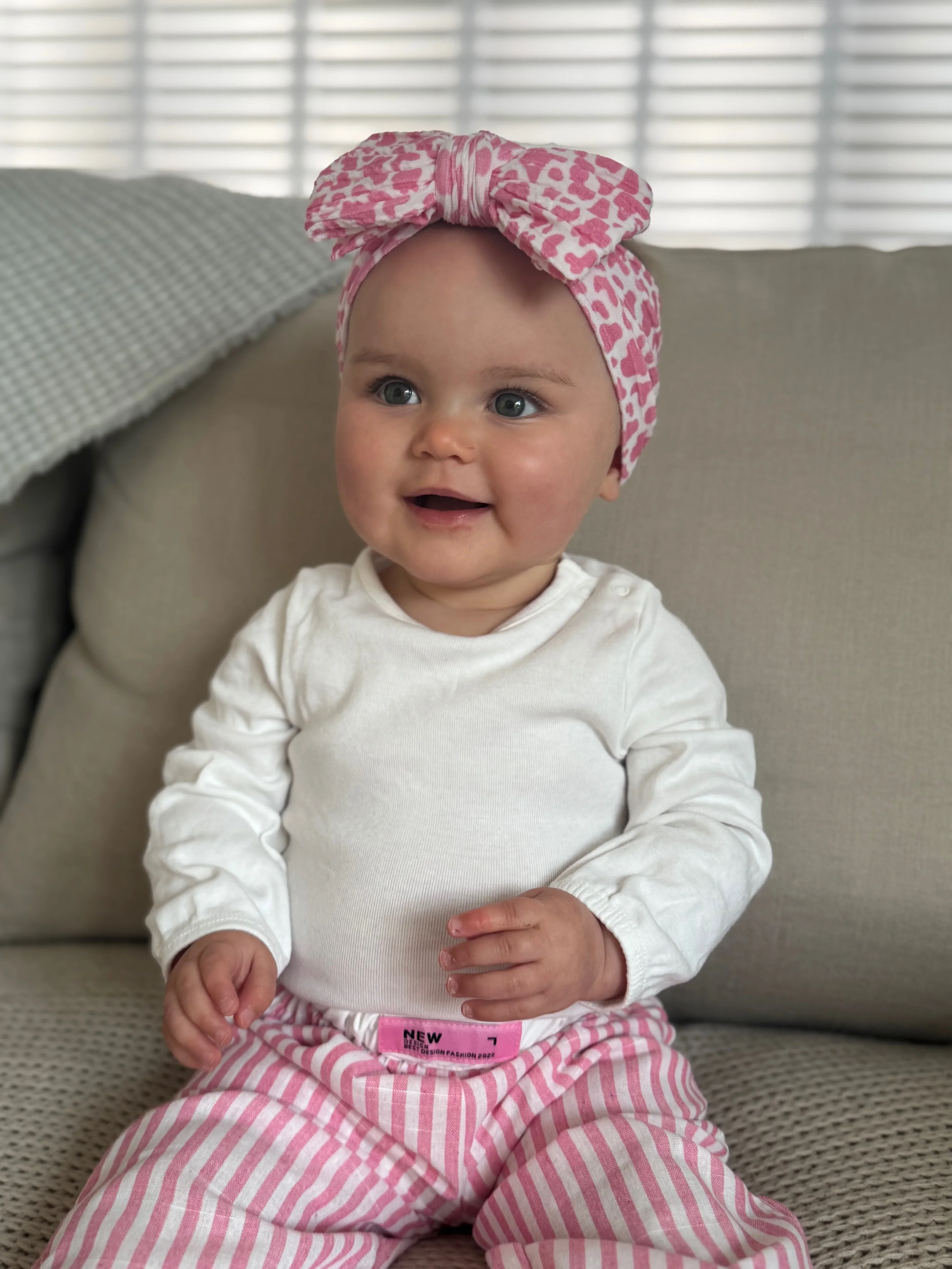 Pink Cow Pattern Larger Bow Cable Knit Headband - Image 3