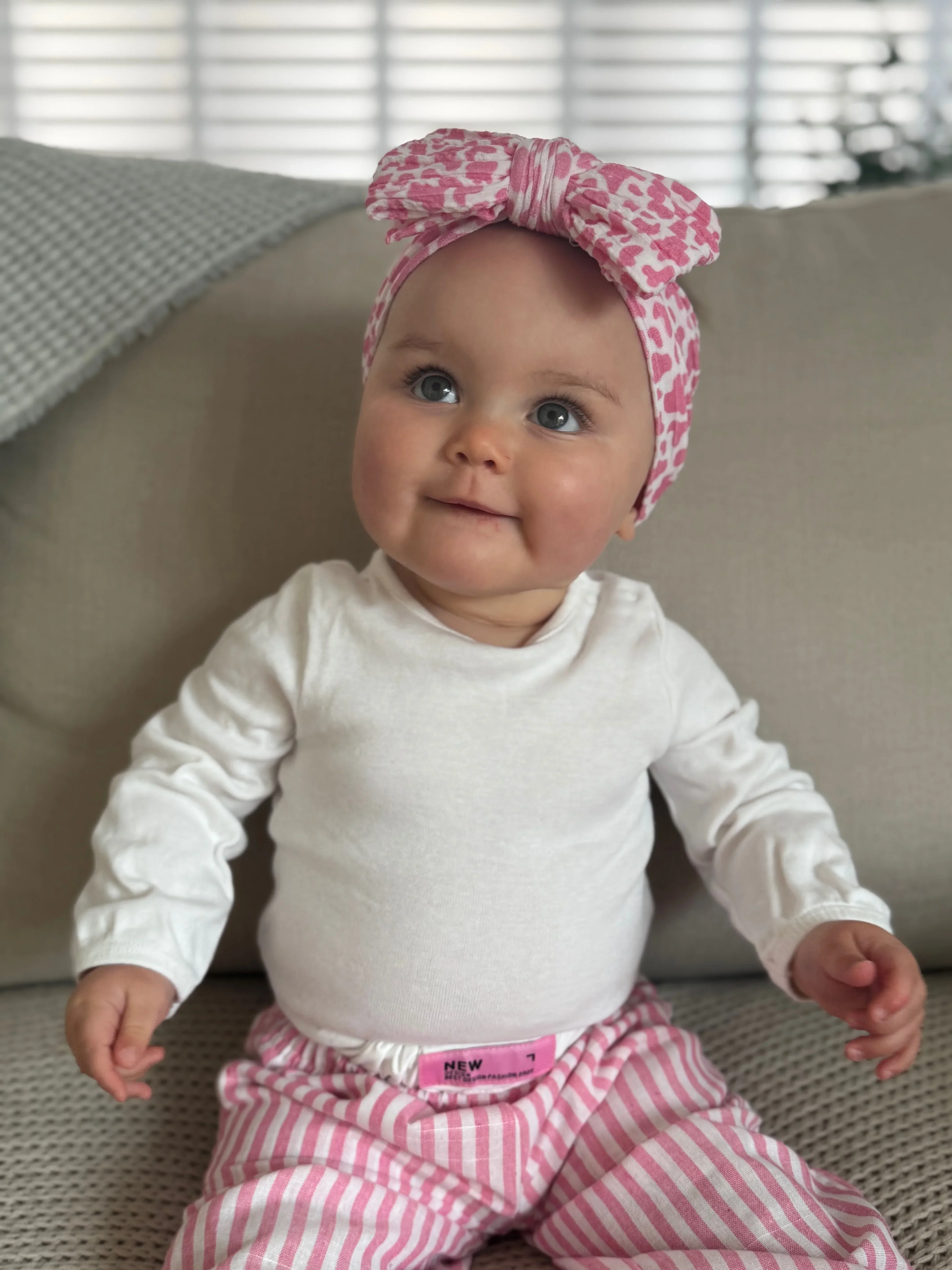 Pink Cow Pattern Larger Bow Cable Knit Headband - Image 4