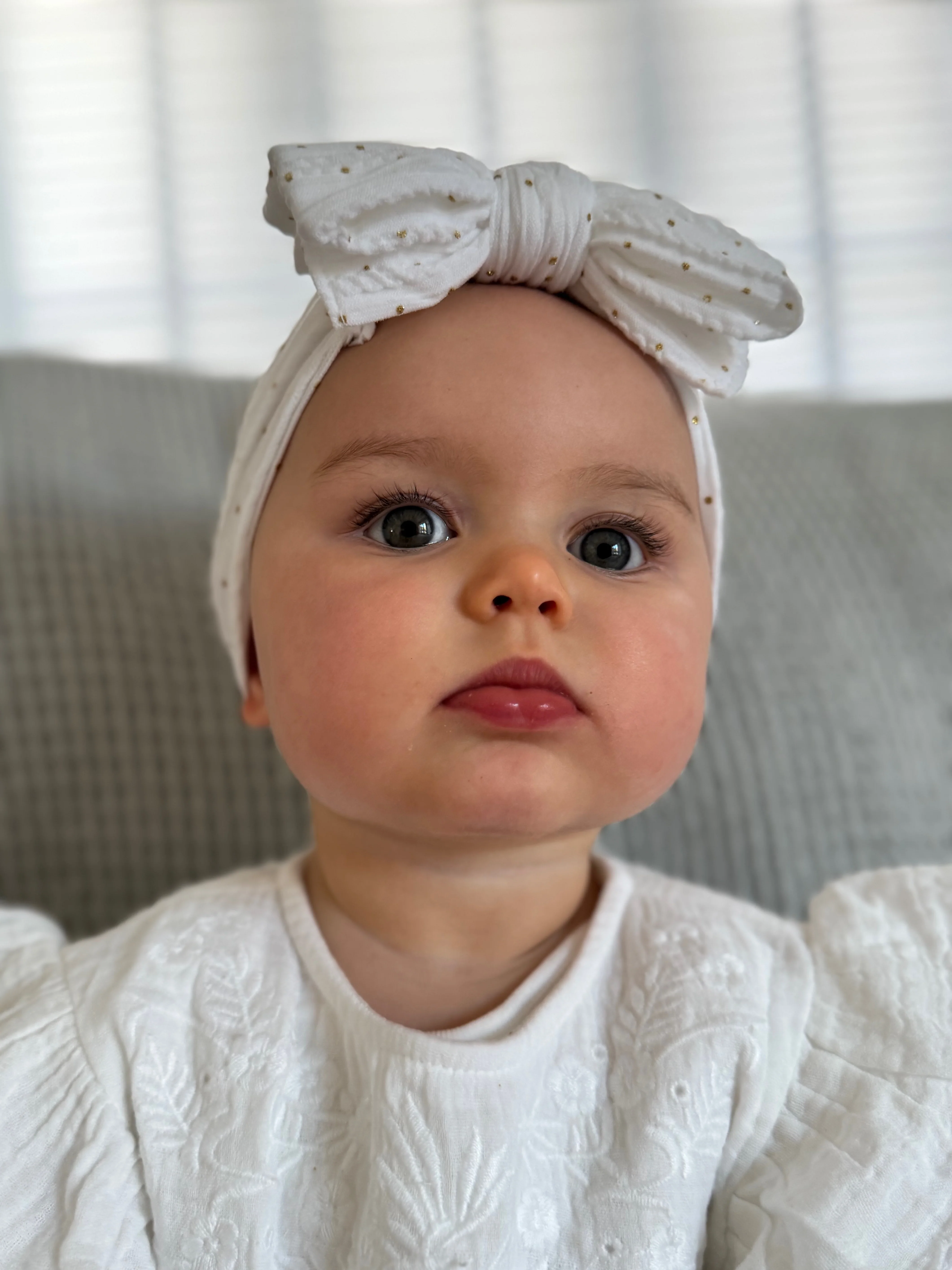White Gold Spot Larger Bow Cable Knit Headband - Christmas Collection - Image 4